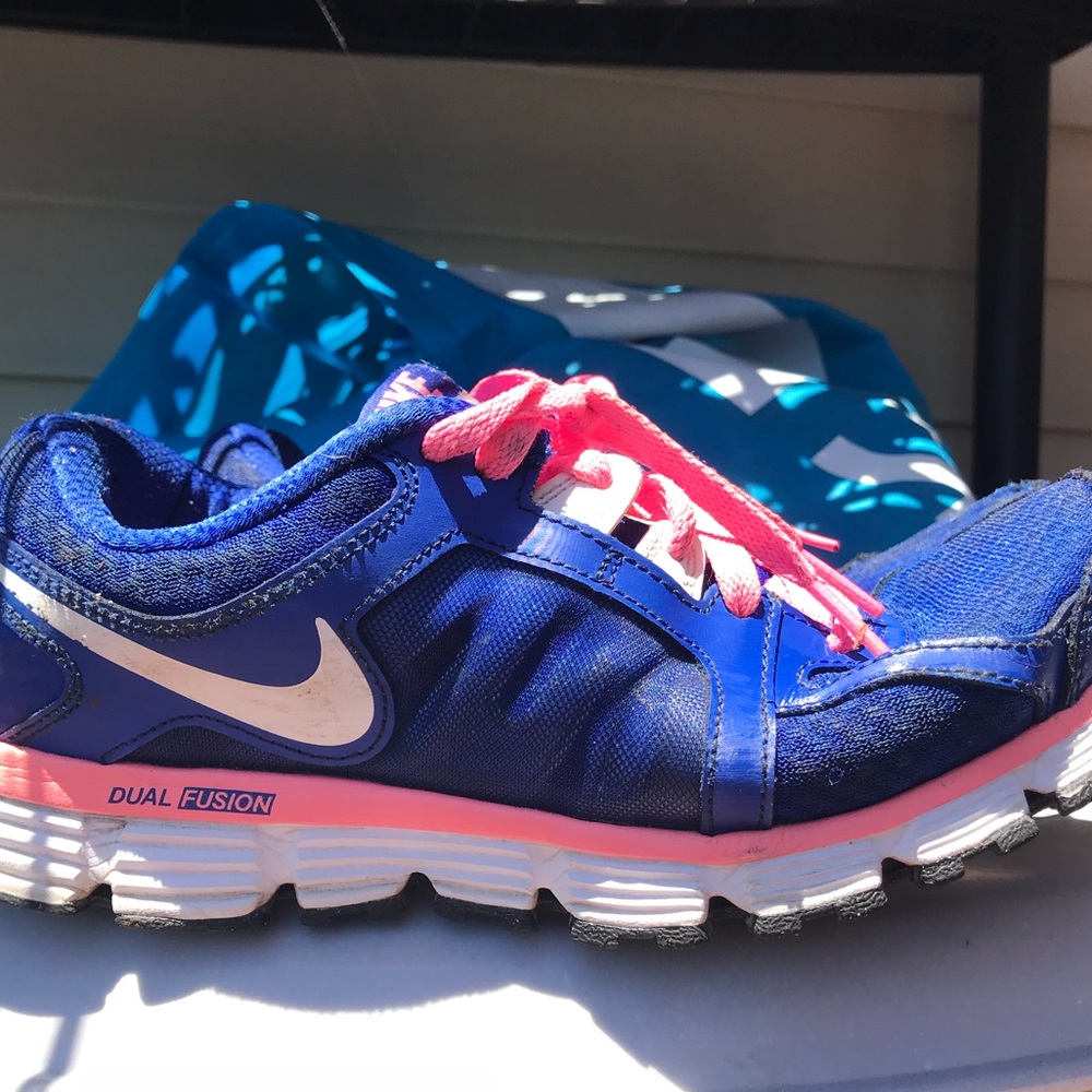 Nike Dual Fusion Pink and Blue Sneakers